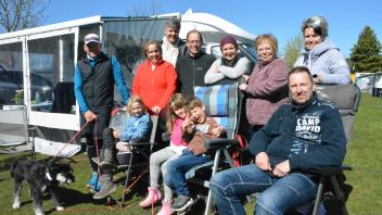 Zum ersten Mal, aber nicht zum letzten Mal auf dem Campingplatz in Malliß: Familie Pfaffe und Freunde trafen sich Ostern auf dem Areal am Wiesengrund.