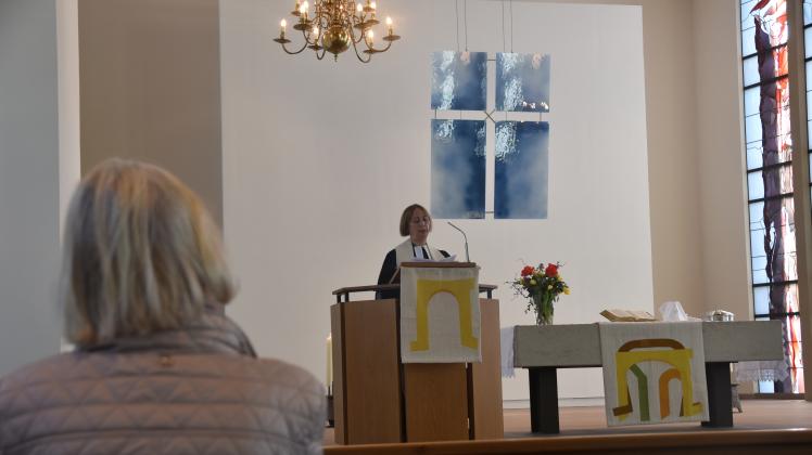 Pastorin Sabine Lueg führte am Ostersonntag durch den Gottesdienst in der Stadtkirche.