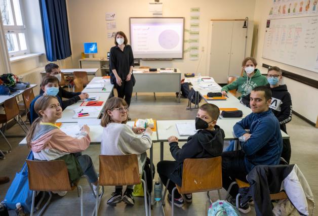 Für die Schüler aus der Ukraine ist der Unterricht ein Stück Normalität, wo sie den Krieg manchmal für einen Augenblick vergessen können.