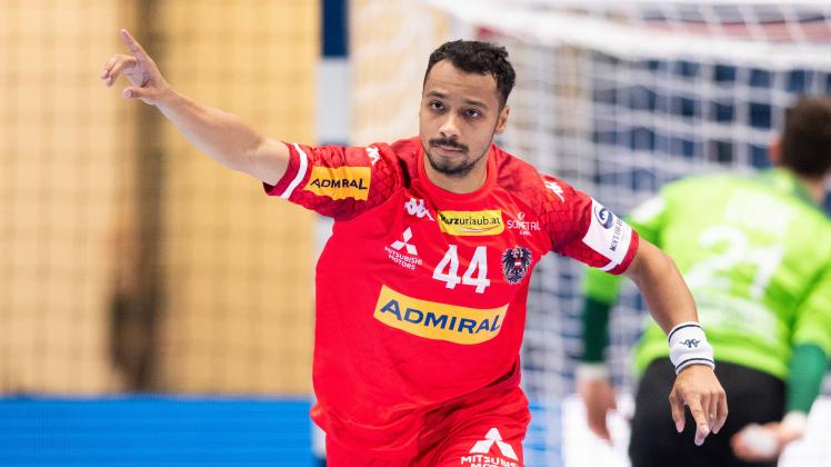 Kommt im Sommer nach Deutschland: Julian Ranftl. 220118 Julian Ranftl of Austria celebrates during the 2022 EHF European Handball Championship match between Belarus and