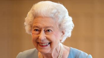 Kurz vor Thronjubiläum - Queen empfängt Bürger in Sandringham