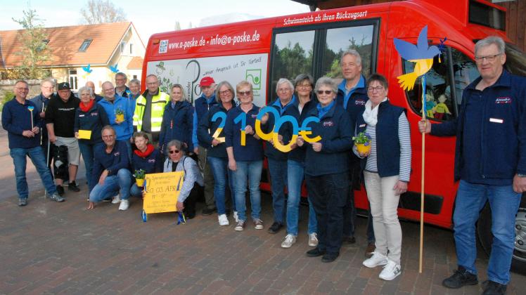 Bürgerbus Wallenhorst-Werse  übergibt Spende von 2.100 Euro an Hilfe für Ukraine-Flüchtlinge Allexander und Nicole Poske