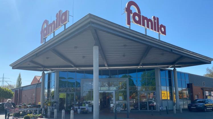 Der Famila-Markt in Lingen ist in die Jahre gekommen. Nun wird der Supermarkt groß umgebaut.