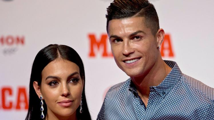 ARCHIV - Ronaldo und seine Partnerin Georgina Rodriguez hatten weltweit sehr große Anteilnahme und Unterstützung erlebt. Foto: Paul White/AP/dpa