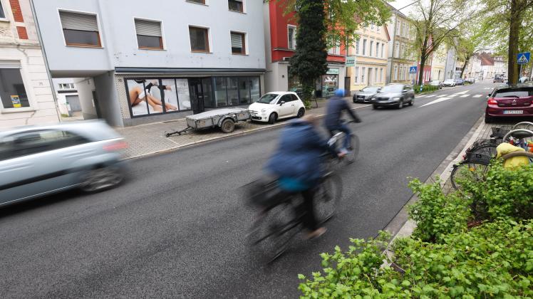 Kein Radweg, keine Schutzstreifen: Wie ist der Test an der Meller Straße ausgegangen? Foto: Michael Gründel