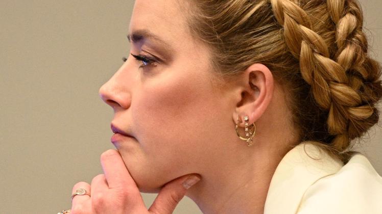 Amber Heard im Gerichtssaal. Foto: Brendan Smialowski/AFP Pool via AP/dpa