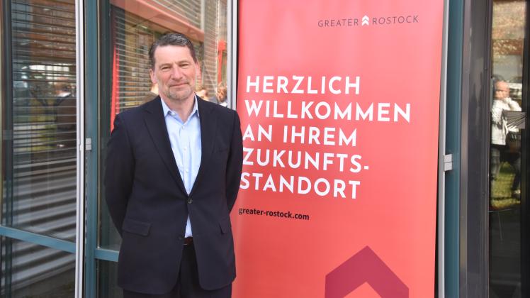 Bei der zweiten Rostocker Wasserstoffkonferenz stellte unter anderem Jens Aurel Scharner, Geschäftsführer von Rostock Port, die künftigen Pläne für klimaneutrale Schifffahrt vor.