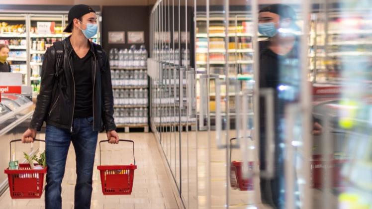 Auch im Supermarkt fällt in Hamburg die Maskenpflicht.
