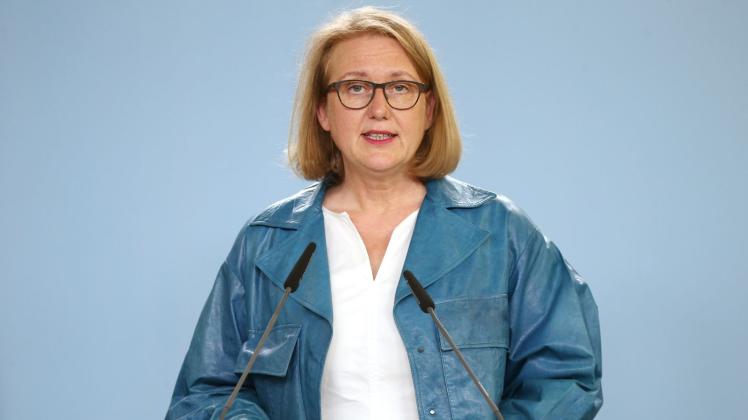 Lisa Paus (Grüne) ist nun offiziell neue Bundesfamilienministerin. Foto: Wolfgang Kumm/dpa