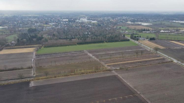 Blick aus Richtung Lutzhorn: Im Norden Barmstedts ist das neue Gewerbegebiet geplant. Im Hintergrund des Fotos ist die Meierei zu erkennen.