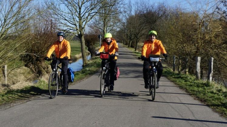 Der ADFC Wedel organisiert regelmäßig Fahrradtouren, an denen auch Nicht-Mitglieder teilnehmen können.