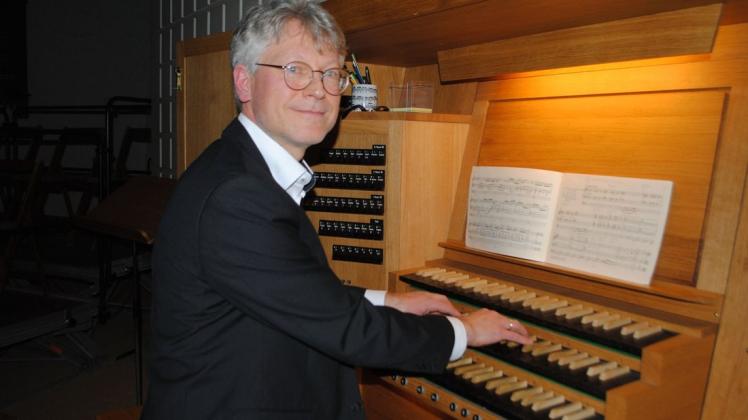 Klosterkirchenkantor Günter Brand zeigte sein ganzes Können an der prächtigen Orgel.