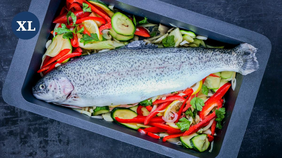 Rezept: Lachsforelle oder Forelle aus dem Ofen mit Gemüse | NOZ