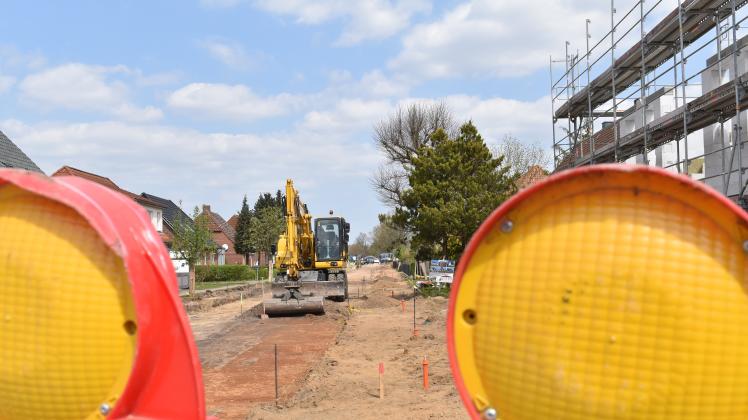 Kein Durchkommen in der Uelitzer Straße, doch das wird sich ab Mitte Mai ändern, dann sollen die Straßenbauarbeiten abgeschlossen sein. 