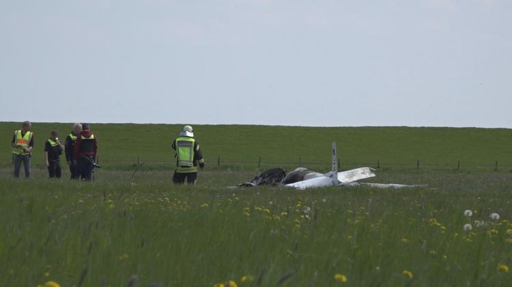 Zwei Menschen sterben bei Absturz von Ultraleichtflugzeug