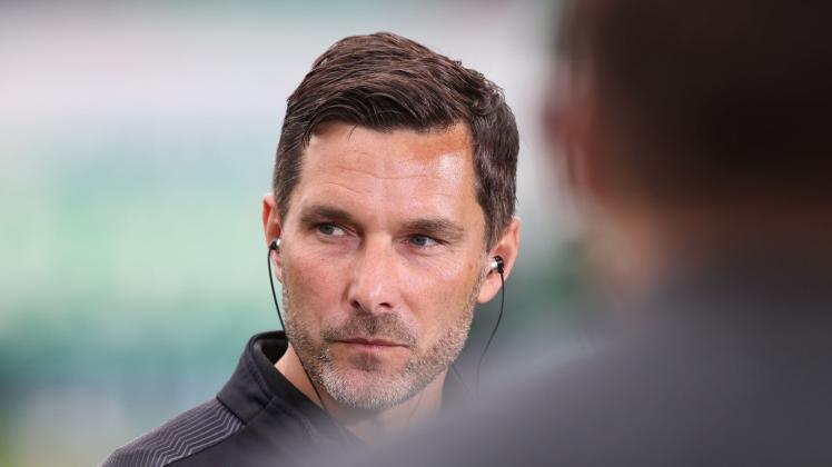 Stefan Leitl soll in der nächsten Saison Hannover 96 trainieren. Foto: Daniel Karmann/dpa - WICHTIGER HINWEIS: Gemäß den Vorgaben der DFL Deutsche Fußball Liga bzw. des DFB Deutscher Fußball-Bund ist es untersagt, in dem Stadion und/oder vom Spiel angefertigte Fotoaufnahmen in Form von Sequenzbildern und/oder videoähnlichen Fotostrecken zu verwerten bzw. verwerten zu lassen. Stefan Leitl soll in der nächsten Saison Hannover 96 trainieren. Foto: Daniel Karmann/dpa - WICHTIGER HINWEIS: Gemäß den Vorgaben der DFL Deutsche Fußball Liga bzw. des DFB Deutscher Fußball-Bund ist es untersagt, in dem Stadion und/oder vom Spiel angefertigte Fotoaufnahmen in Form von Sequenzbildern und/oder videoähnlichen Fotostrecken zu verwerten bzw. verwerten zu lassen.