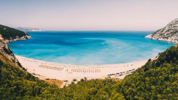 Myrtos beach panoramic view against azure water, Kefalonia Myrtos Beach, Greece CR_JALO220428-966447-01