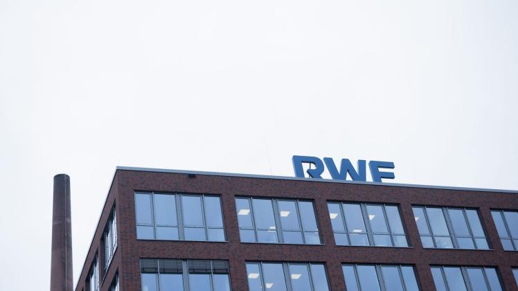 ARCHIV - Blick auf die RWE-Konzernzentrale in Essen. Foto: Rolf Vennenbernd/dpa/Archivbild