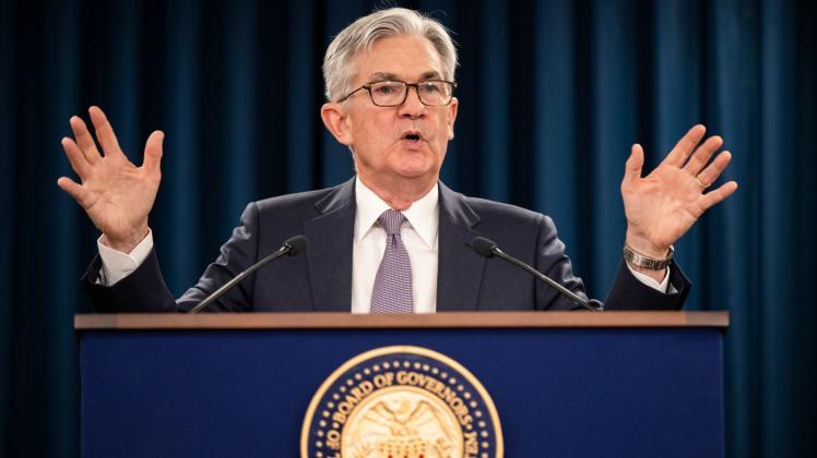ARCHIV - Fed-Chef Jerome Powell äußert sich während einer Pressekonferenz im Anschluss an eine Sitzung der US-Notenbank. Foto: Manuel Balce Ceneta/AP/dpa