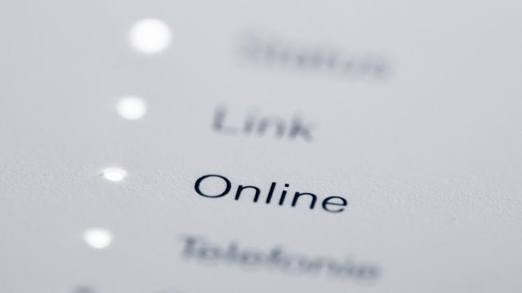 ARCHIV - Mit etwas Verzögerung hat das Bundeskabinett ein sogenanntes Recht auf «schnelles» Internet beschlossen. Foto: Rolf Vennenbernd/dpa