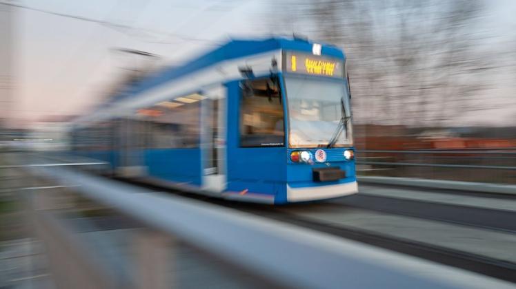 Aufgrund von Bauarbeiten können keine Straßenbahnen zwischen Dierkower Kreuz und Hafenallee fahren. {{caption}}