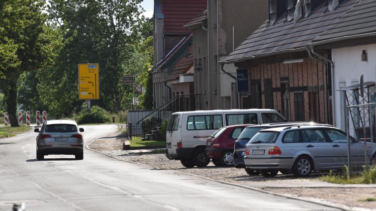 Noch immer ist die Straße Vor dem Rühner Tor nicht saniert. Nun soll es in die Planfeststellung gehen.