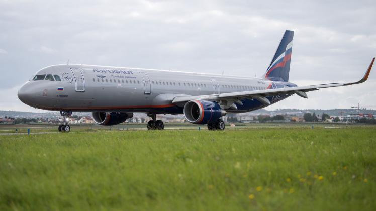 ARCHIV - Maschinen der Fluggesellschaft Aeroflot sind bereits Mitte April auf der «Schwarzen Liste» der EU gelandet. Foto: Sebastian Gollnow/dpa