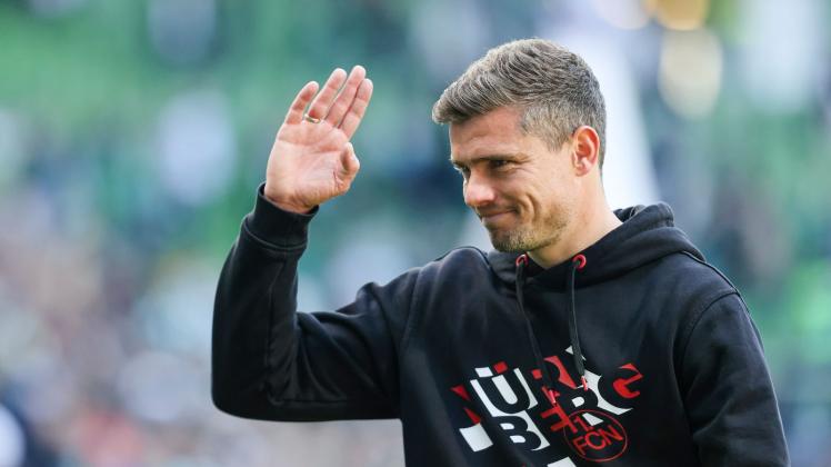 ARCHIV - Nürnbergs Trainer Robert Klauß hat seinen Vertrag verlängert. Foto: Frank Molter/dpa