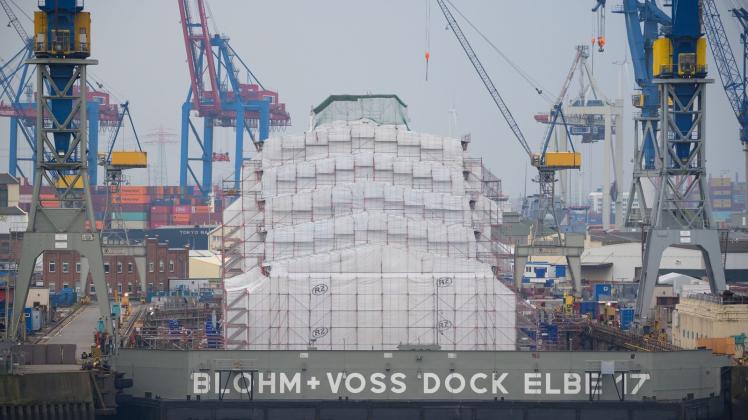 ARCHIV - Erst vor kurzem war die im Hamburger Hafen liegende Luxusjacht «Dilbar» auf Basis der EU-Sanktionen festgesetzt worden. Foto: Jonas Walzberg/dpa