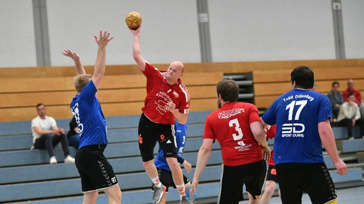 TUS Bramsche - TvdH Oldenburg II,  Handball,  Punktspiel, 