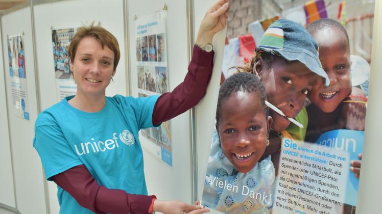 Will die Arbeit von UNICEF in Rostock bekannter machen und sucht weitere Mitstreiter: die Rostockerin Jasmina Köhler.