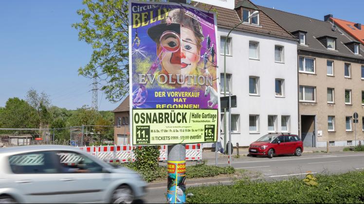 Osnabrück: Circus Belly baut an der Halle Gartlage seine Zelte auf. 09.05.2022 