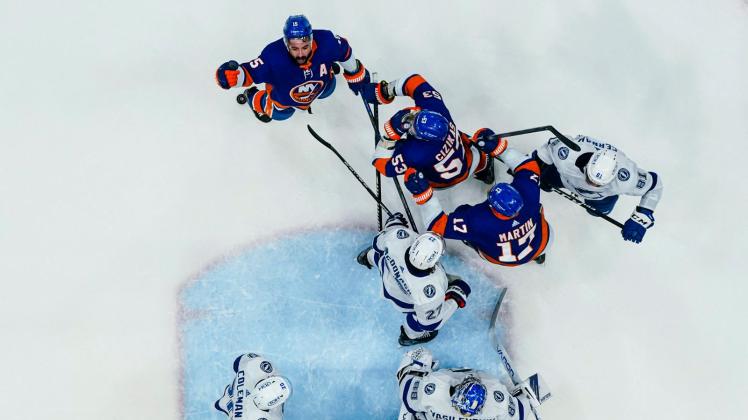 ARCHIV - Die New York Islanders verpassten in dieser Saison die Playoffs. Foto: Frank Franklin Ii/AP/dpa/Archivbild