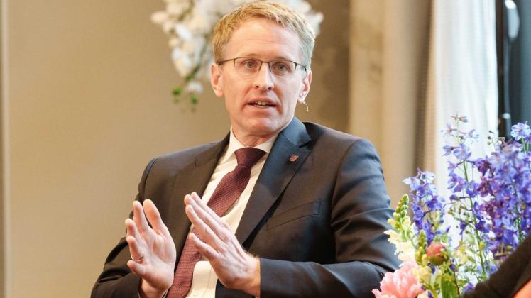 Mit FDP oder Grünen? Daniel Günther will zügig in Verhandlungen über eine neue Regierungskoalition einsteigen.