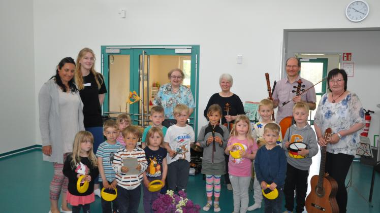 Die Kinder musizierten zusammen mit den Musiklehrern der Kreismusikschule Parchim
