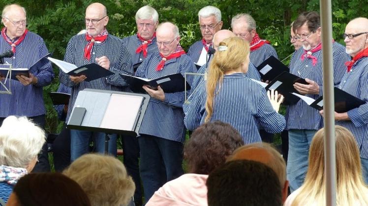 Der Männergesangsverein aus Borstel-Hohenraden freut sich auf die kommenden Konzerte. Und es werden weitere Sänger gesucht.