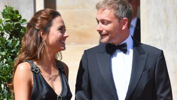 ARCHIVFOTO: FDP-Chef Christian Lindner: Hochzeit mit Franca Lehfeldt in der Toskana abgesagt-stattdessen wird auf Sylt g