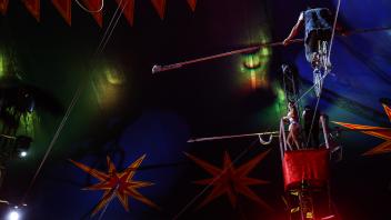 Circus Belly-Aufführung an der Halle Gartlage in Osnabrück. Der Zirkus feiert 40-jähriges Jubiläum.  Foto: Michael Gründel