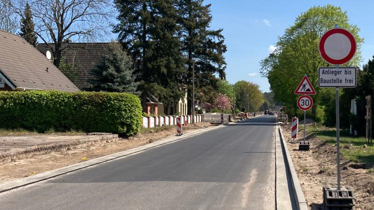 Seit Mai 2021 wird in dem Dorf an der Grenze zu Brandenburg gebaut. 