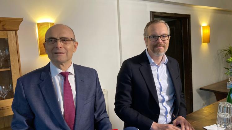 Erwin Sellering (SPD) und Geschäftsführer Steffen Petersen (rechts) Erwin Sellering (SPD) und Geschäftsführer Steffen Petersen (rechts)