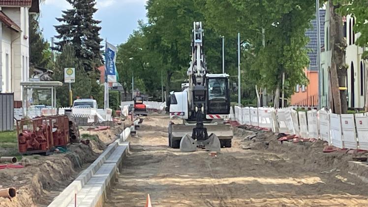 Die letzten Baugruben sind geschlossen. Nun geht es um die Fertigstellung des Fahrbahnbereiches in der Bahnhofsstraße in Bützow.