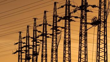 Electric lines at a substation against evening sky , 2070503.jpg, electricity, power, electric, line, pillar, current, e