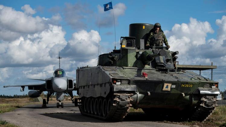 ARCHIV - Eine mit Spannung erwartete Sicherheitsanalyse hat in Schweden Vorteile eines Nato-Beitritts des bislang bündnisfreien Landes aufgezeigt. Foto: Joel Thungren/Swedish Armed Forces/TT News Agency/AP/dpa