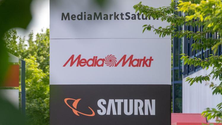 ARCHIV - Die mehr als 1000 Media Markt- und Saturn-Läden sollen aber weiter eine wichtige Rolle im Ceconomy-Konzern spielen. Foto: Armin Weigel/dpa