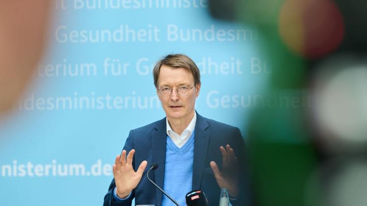 Karl Lauterbach (SPD), Bundesminister für Gesundheit, während einer Pressekonferenz in Berlin. Foto: Annette Riedl/dpa