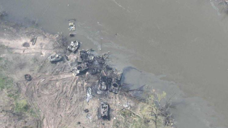 Russisches Militär am Fluss Siwerskyj Donez