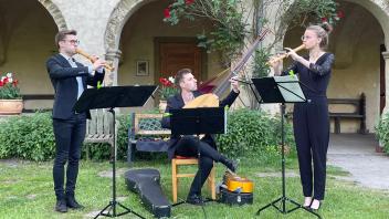 Im Garten des Klosters Malgarten trat das Folk Baroque Trio auf.