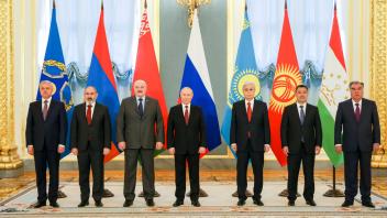 MOSCOW, RUSSIA   MAY 16, 2022: CSTO Secretary General Stanislav Zas, Armenia s Prime Minister Nikol Pashinyan, Belarusi