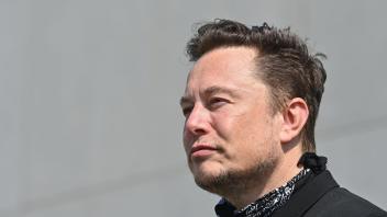 ARCHIV - Tech-Milliardär Elon Musk hatzr seinen Deal zum Kauf von Twitter für vorläufig ausgesetzt erklärt. Foto: Patrick Pleul/dpa-Zentralbild/POOL/dpa