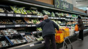 ARCHIV - Die Preise für Lebensmittel sind in Großbritannien zuletzt deutlich gestiegen. Foto: Aaron Chown/PA Wire/dpa